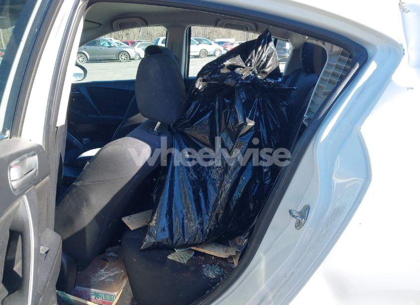 Photo 8 of 2011 Mazda Mazda3 I TOURING (VIN JM1BL1VFXB1412832)