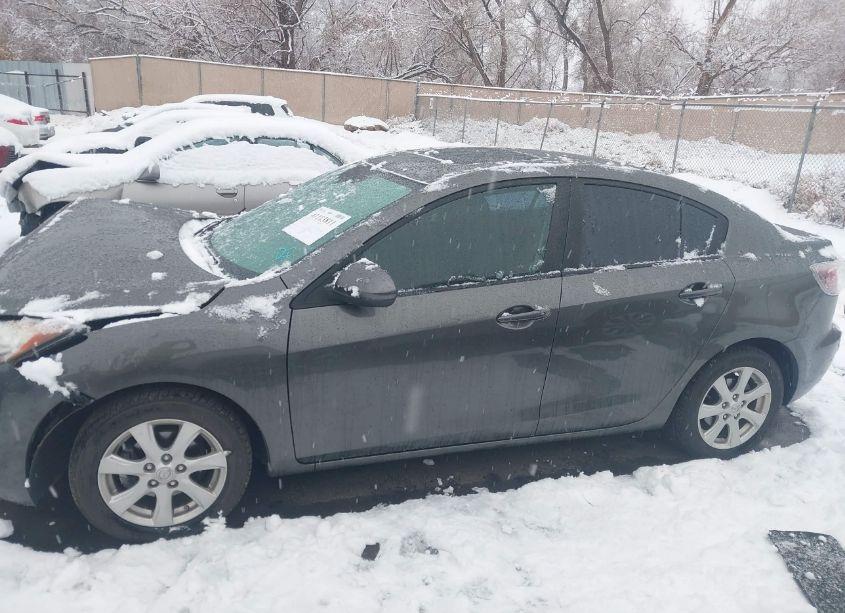 Photo 14 of 2011 Mazda Mazda3 I TOURING (VIN JM1BL1VFXB1474263)