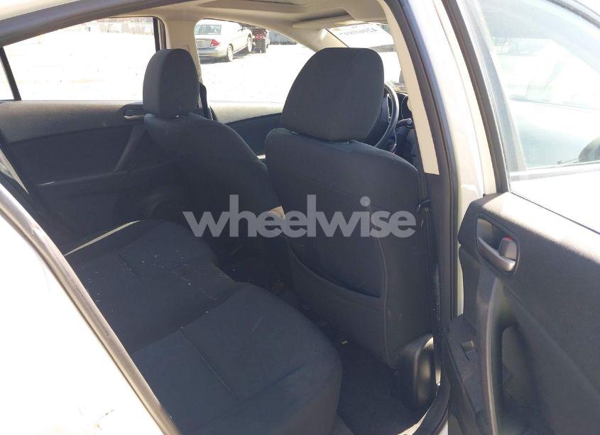 Photo 8 of 2011 Mazda Mazda3 I TOURING (VIN JM1BL1VG0B1359034)