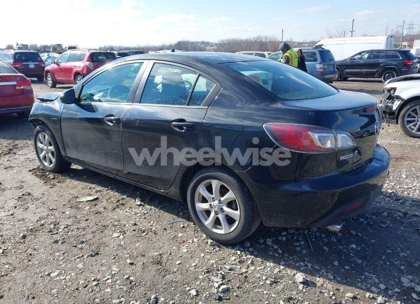 Photo 3 of 2011 Mazda Mazda3 I TOURING (VIN JM1BL1VG0B1477388)