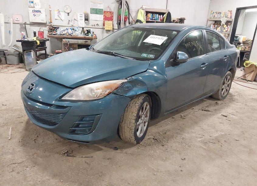 Photo 2 of 2011 Mazda Mazda3 I TOURING (VIN JM1BL1VG2B1479191)