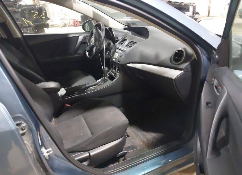 Photo 5 of 2011 Mazda Mazda3 I TOURING (VIN JM1BL1VG2B1479191)