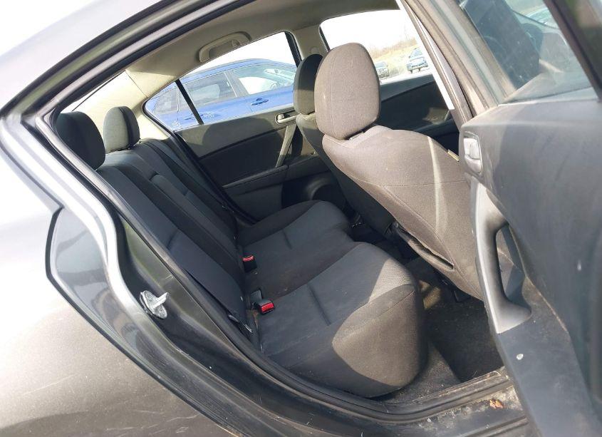 Photo 8 of 2011 Mazda Mazda3 I TOURING (VIN JM1BL1VG3B1376703)