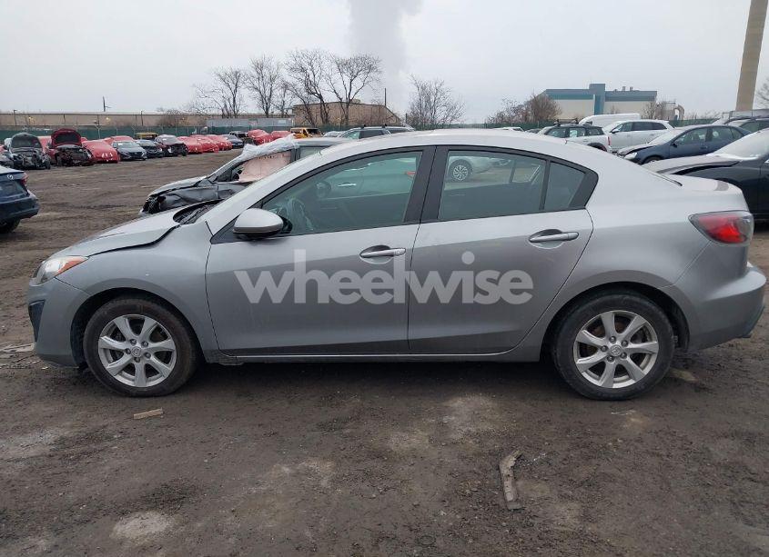 Photo 14 of 2011 Mazda Mazda3 I TOURING (VIN JM1BL1VG3B1378323)