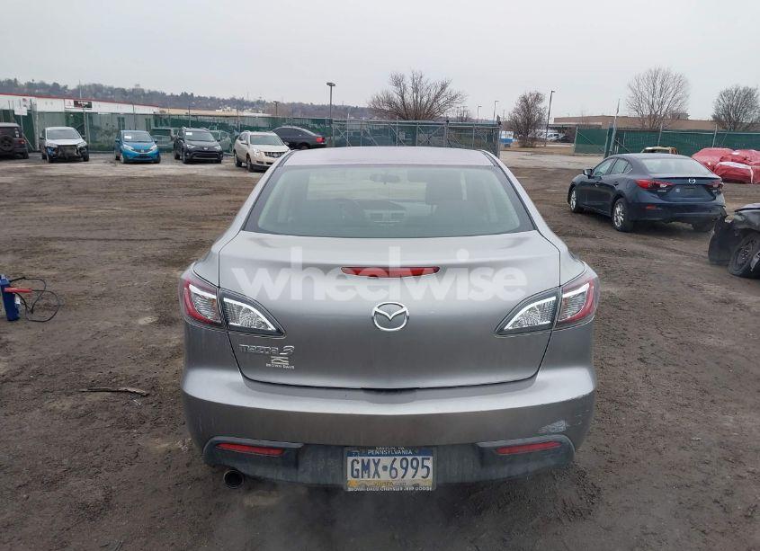 Photo 16 of 2011 Mazda Mazda3 I TOURING (VIN JM1BL1VG3B1378323)