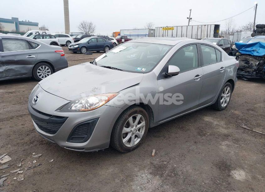 Photo 2 of 2011 Mazda Mazda3 I TOURING (VIN JM1BL1VG3B1378323)