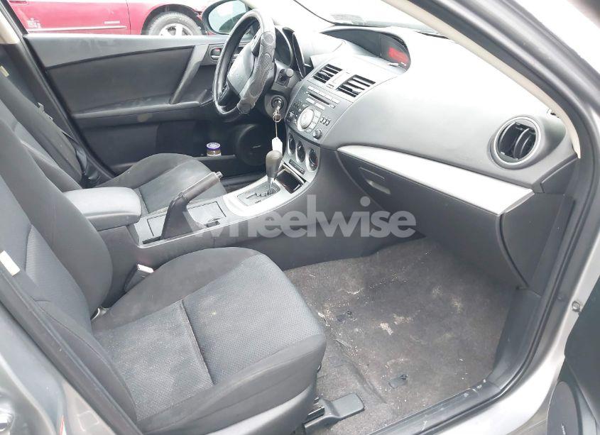 Photo 5 of 2011 Mazda Mazda3 I TOURING (VIN JM1BL1VG3B1378323)