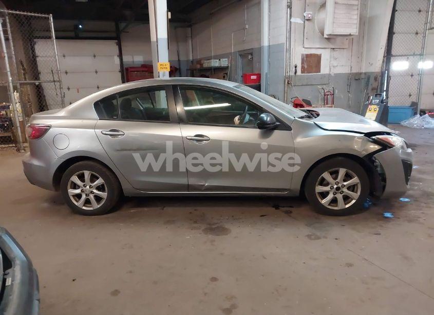 Photo 13 of 2011 Mazda Mazda3 I TOURING (VIN JM1BL1VG3B1447267)