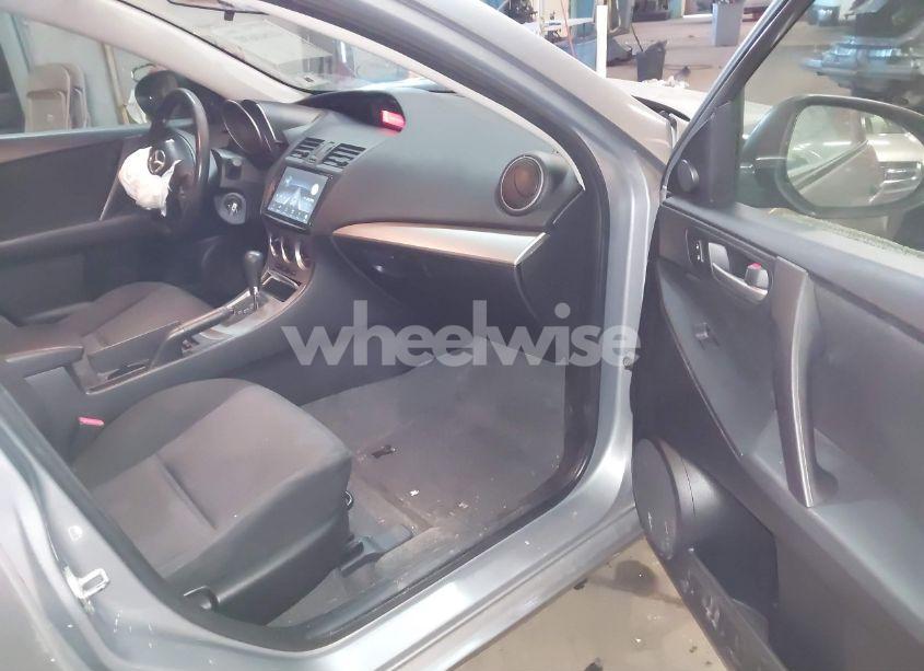 Photo 5 of 2011 Mazda Mazda3 I TOURING (VIN JM1BL1VG3B1447267)