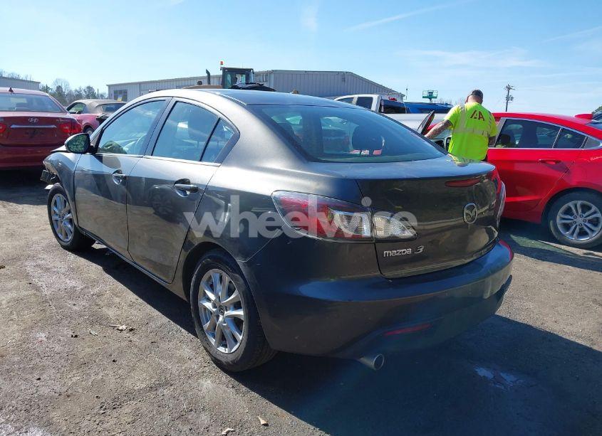Photo 3 of 2011 Mazda Mazda3 I TOURING (VIN JM1BL1VG3B1902554)