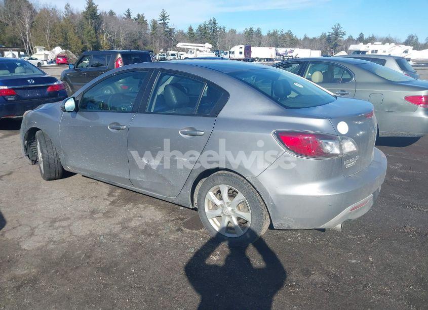 Photo 3 of 2011 Mazda Mazda3 I TOURING (VIN JM1BL1VG5B1398492)