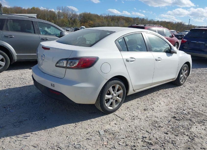 Photo 4 of 2011 Mazda Mazda3 I TOURING (VIN JM1BL1VG5B1426081)