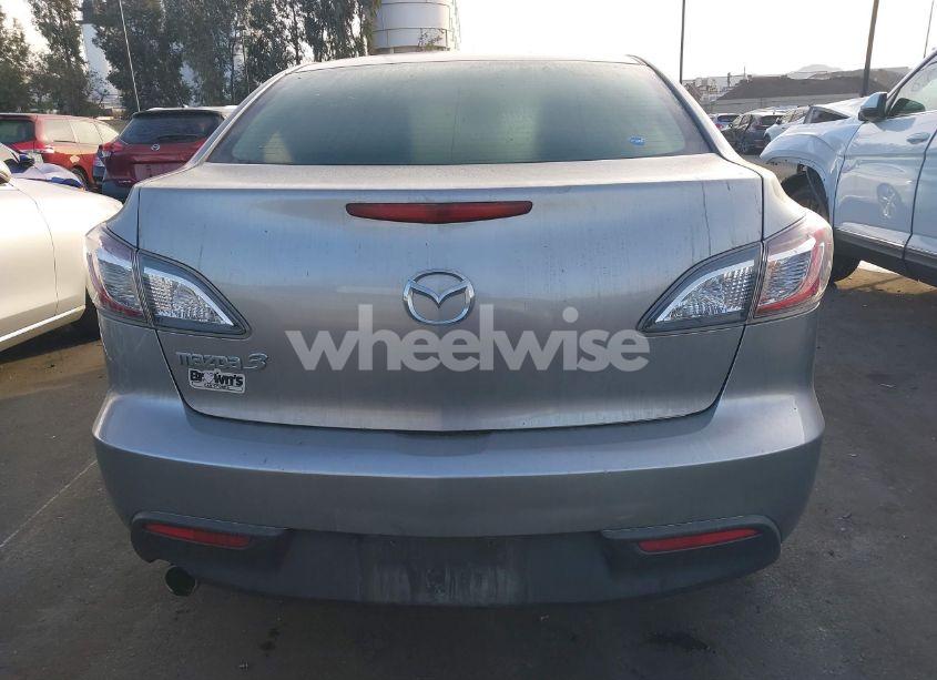 Photo 13 of 2011 Mazda Mazda3 I TOURING (VIN JM1BL1VG5B1428204)