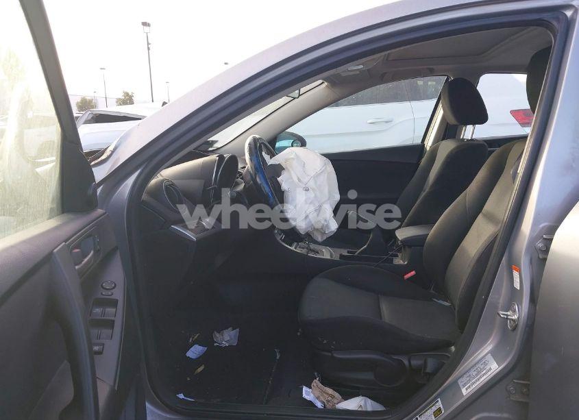 Photo 5 of 2011 Mazda Mazda3 I TOURING (VIN JM1BL1VG5B1428204)