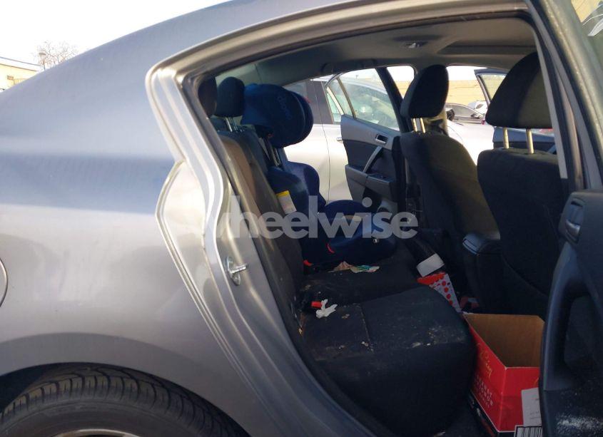 Photo 8 of 2011 Mazda Mazda3 I TOURING (VIN JM1BL1VG5B1428204)