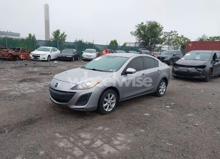 Photo 2 of 2011 Mazda Mazda3 I TOURING (VIN JM1BL1VG6B1375271)