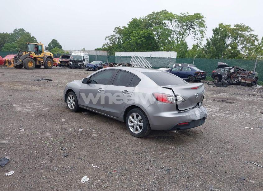 Photo 3 of 2011 Mazda Mazda3 I TOURING (VIN JM1BL1VG6B1375271)