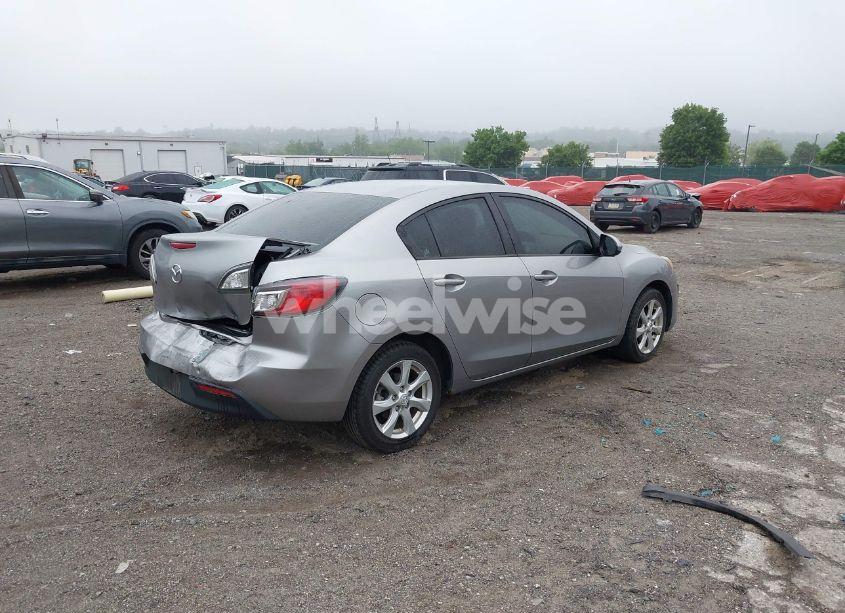 Photo 4 of 2011 Mazda Mazda3 I TOURING (VIN JM1BL1VG6B1375271)