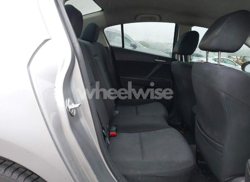 Photo 8 of 2011 Mazda Mazda3 I TOURING (VIN JM1BL1VG6B1375271)