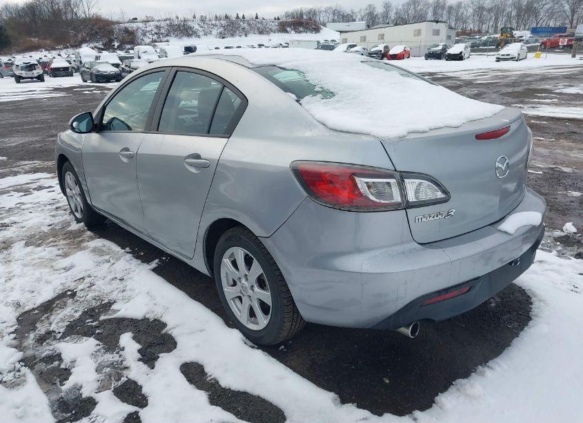 Photo 3 of 2011 Mazda Mazda3 I TOURING (VIN JM1BL1VG6B1377540)