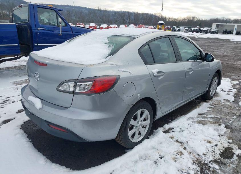 Photo 4 of 2011 Mazda Mazda3 I TOURING (VIN JM1BL1VG6B1377540)