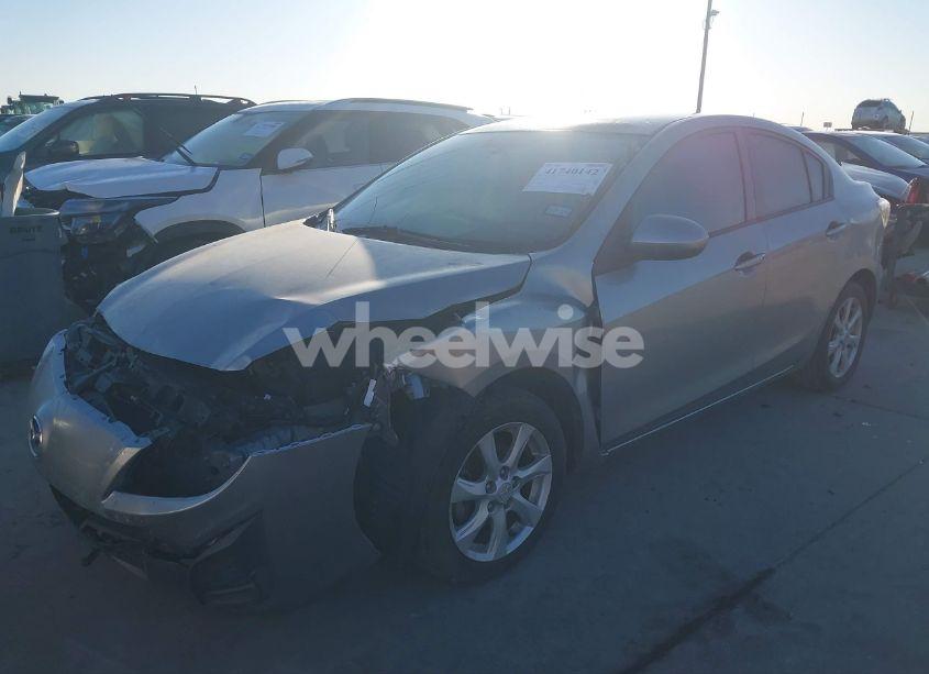 Photo 2 of 2011 Mazda Mazda3 I TOURING (VIN JM1BL1VG6B1435453)