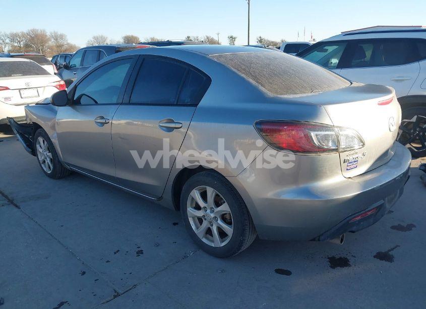 Photo 3 of 2011 Mazda Mazda3 I TOURING (VIN JM1BL1VG6B1435453)