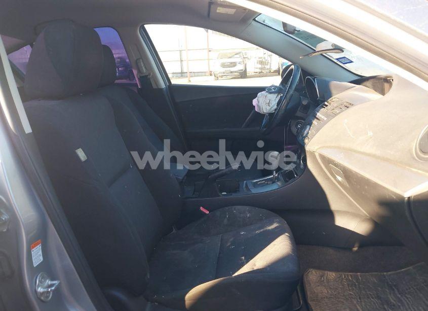 Photo 5 of 2011 Mazda Mazda3 I TOURING (VIN JM1BL1VG6B1435453)