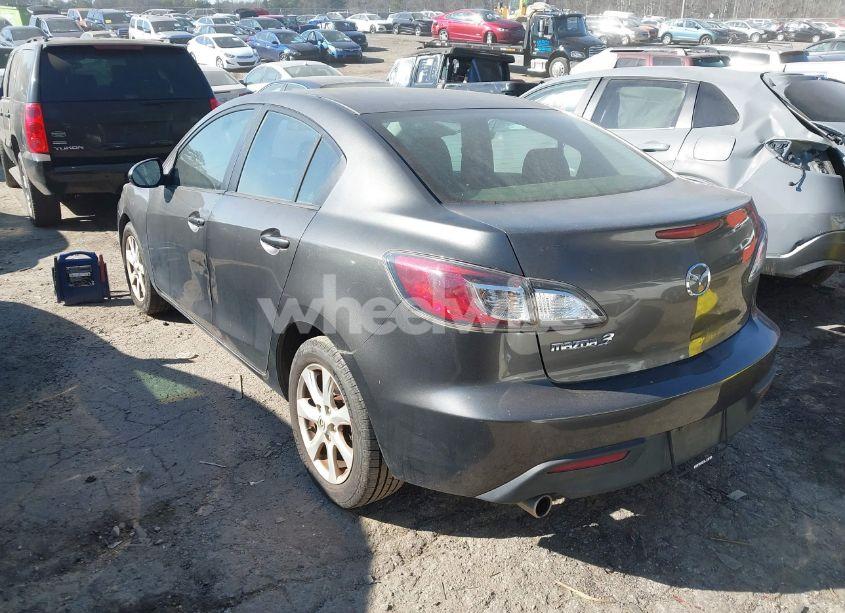 Photo 3 of 2011 Mazda Mazda3 I TOURING (VIN JM1BL1VG6B1442807)