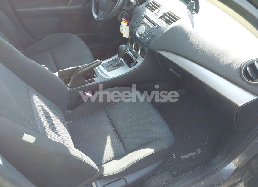 Photo 5 of 2011 Mazda Mazda3 I TOURING (VIN JM1BL1VG6B1442807)