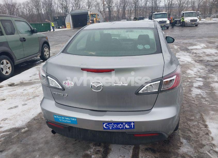 Photo 16 of 2011 Mazda Mazda3 I TOURING (VIN JM1BL1VG6B1464645)