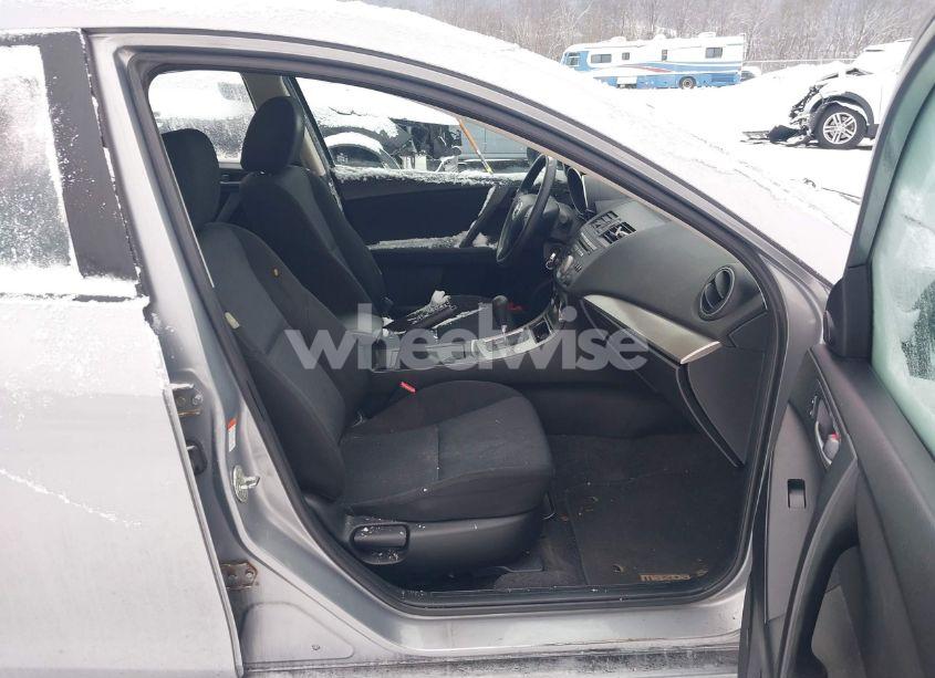 Photo 5 of 2011 Mazda Mazda3 I TOURING (VIN JM1BL1VG6B1464645)