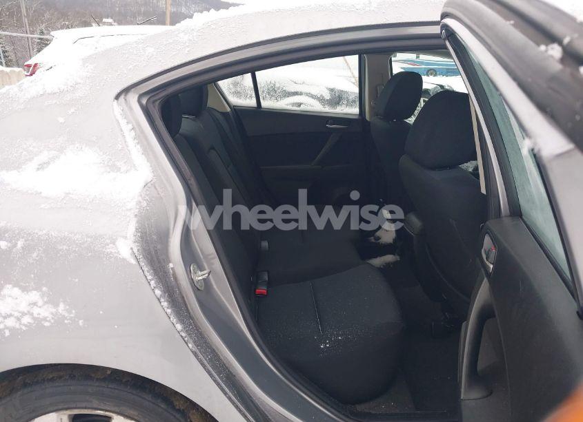 Photo 8 of 2011 Mazda Mazda3 I TOURING (VIN JM1BL1VG6B1464645)