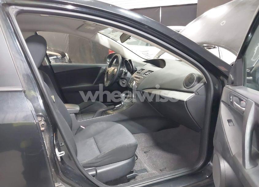 Photo 5 of 2011 Mazda Mazda3 I TOURING (VIN JM1BL1VG7B1401019)