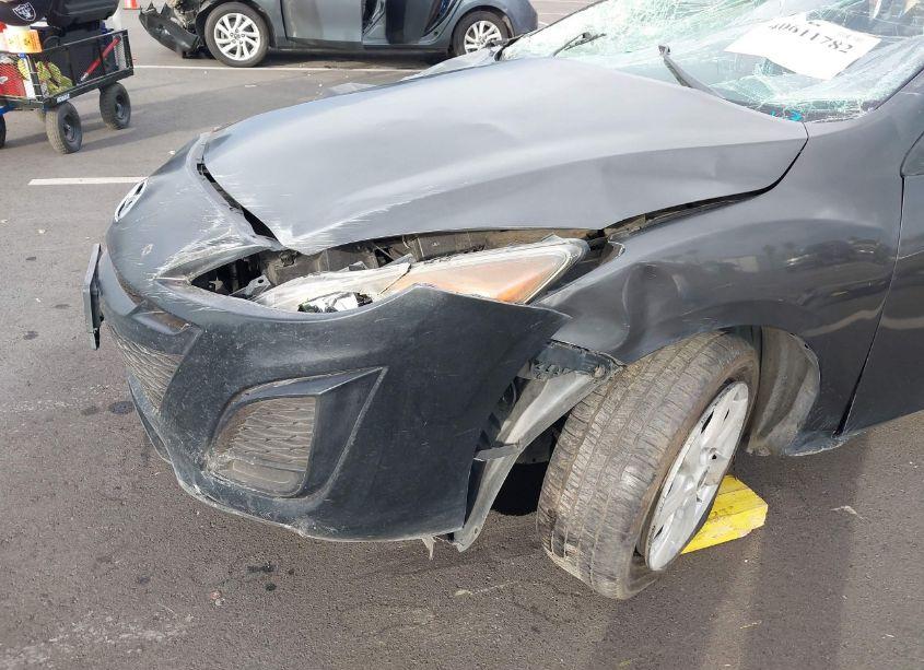 Photo 12 of 2011 Mazda Mazda3 I TOURING (VIN JM1BL1VG7B1402574)