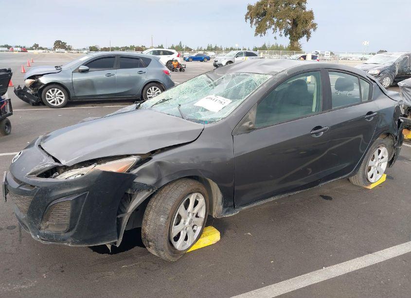 Photo 2 of 2011 Mazda Mazda3 I TOURING (VIN JM1BL1VG7B1402574)