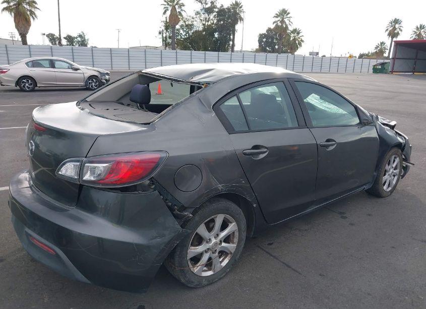 Photo 4 of 2011 Mazda Mazda3 I TOURING (VIN JM1BL1VG7B1402574)