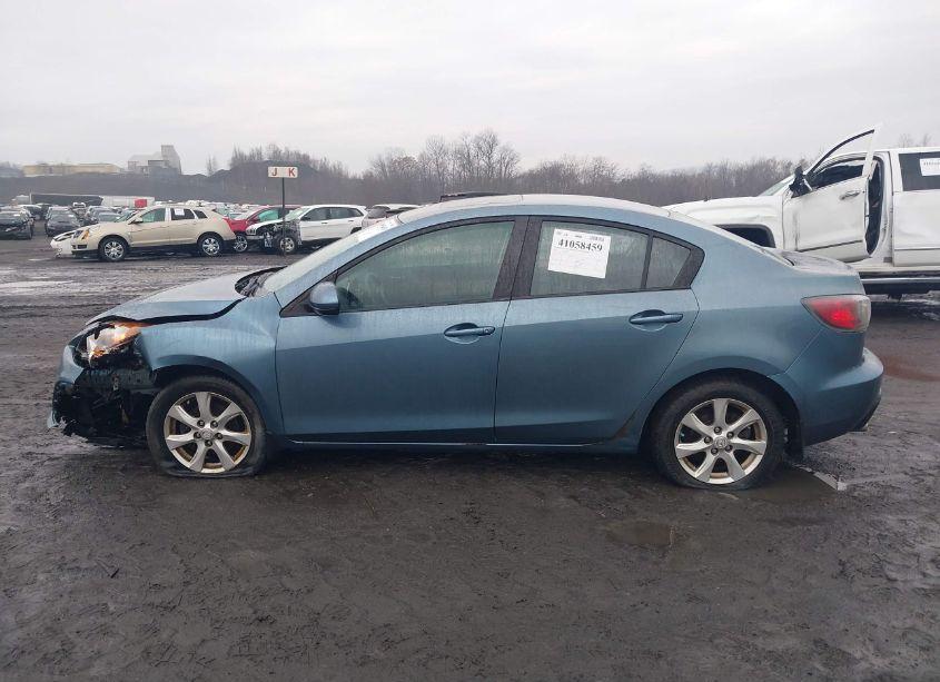 Photo 14 of 2011 Mazda Mazda3 I TOURING (VIN JM1BL1VG8B1412711)