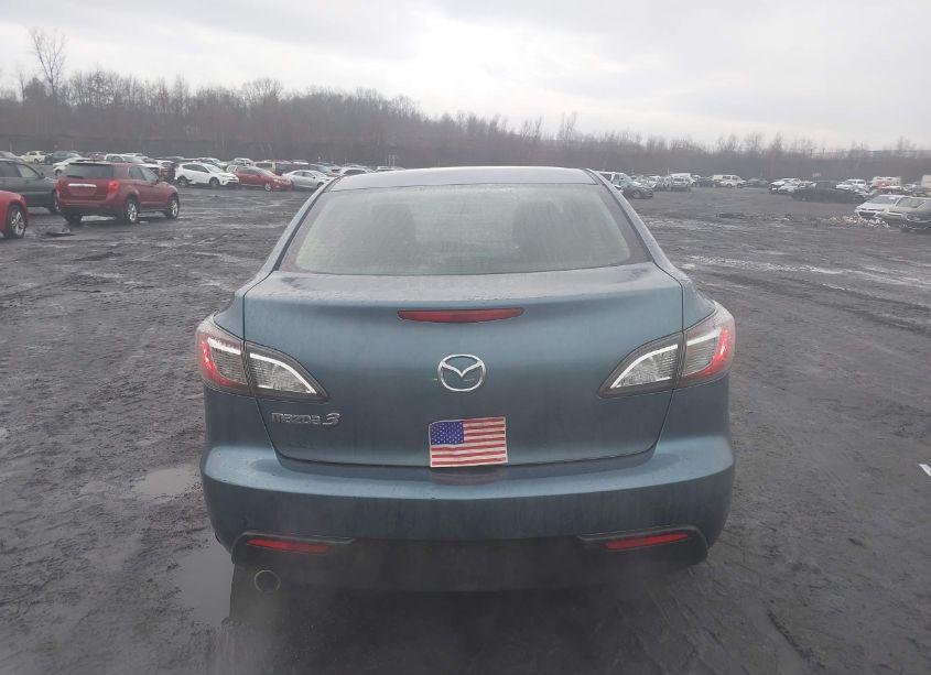 Photo 16 of 2011 Mazda Mazda3 I TOURING (VIN JM1BL1VG8B1412711)