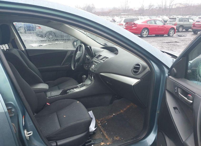 Photo 5 of 2011 Mazda Mazda3 I TOURING (VIN JM1BL1VG8B1412711)