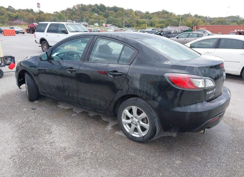 Photo 3 of 2011 Mazda Mazda3 I TOURING (VIN JM1BL1VGXB1424584)