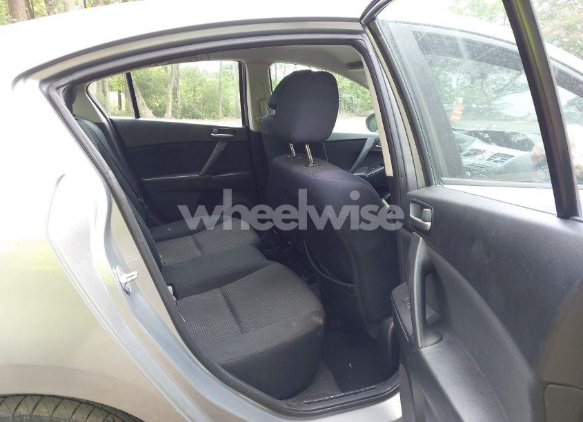 Photo 8 of 2012 Mazda Mazda3 I TOURING (VIN JM1BL1VGXC1502895)