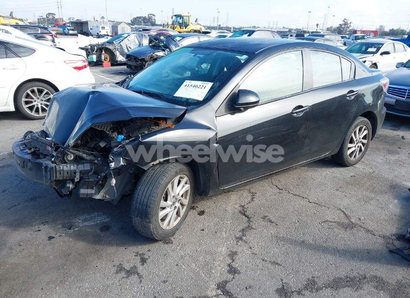 Photo 2 of 2013 Mazda Mazda3 I TOURING (VIN JM1BL1VP1D1786306)