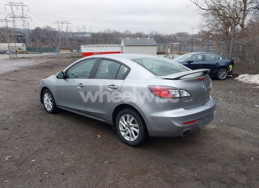 Photo 3 of 2013 Mazda Mazda3 I TOURING (VIN JM1BL1VP2D1749488)