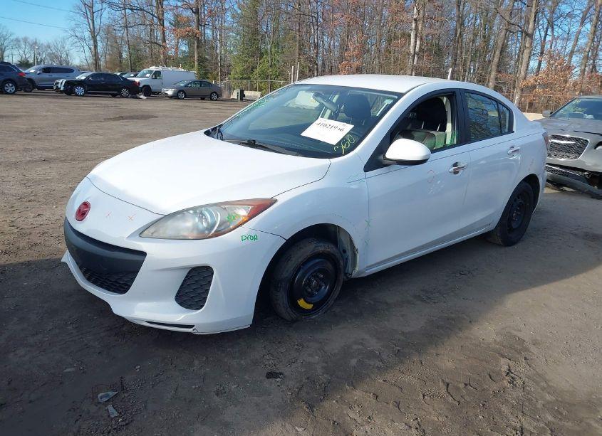 Photo 2 of 2013 Mazda Mazda3 I TOURING (VIN JM1BL1VP2D1812539)