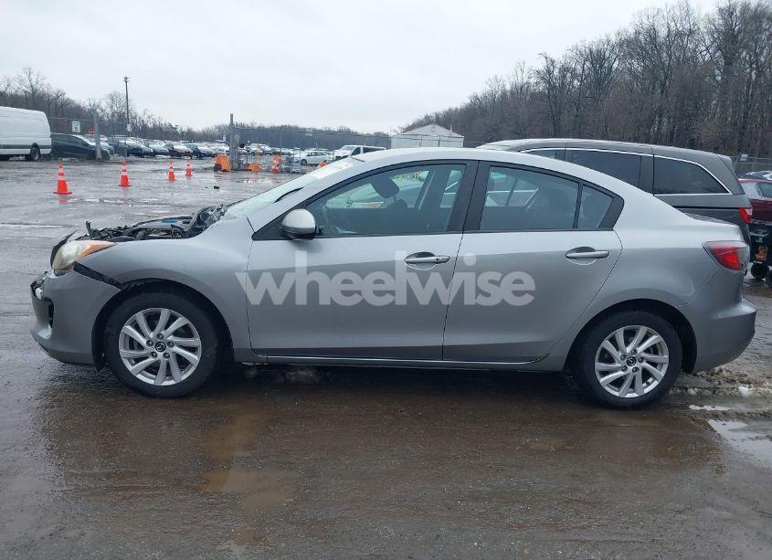 Photo 15 of 2013 Mazda Mazda3 I TOURING (VIN JM1BL1VP5D1788723)