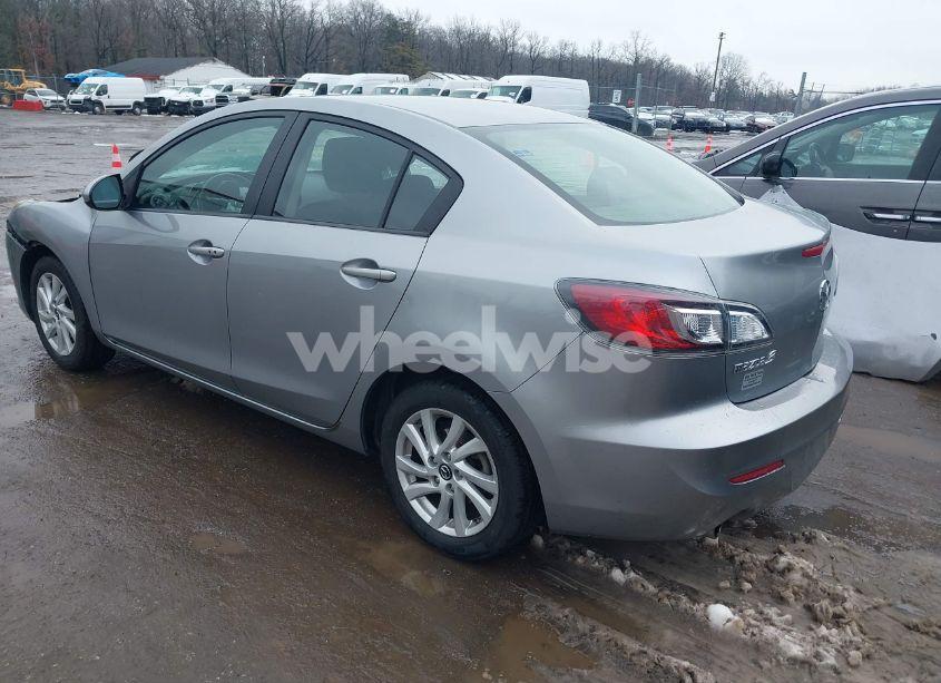 Photo 3 of 2013 Mazda Mazda3 I TOURING (VIN JM1BL1VP5D1788723)