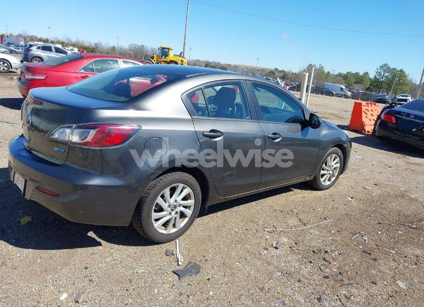 Photo 4 of 2013 Mazda Mazda3 I TOURING (VIN JM1BL1VP5D1831666)