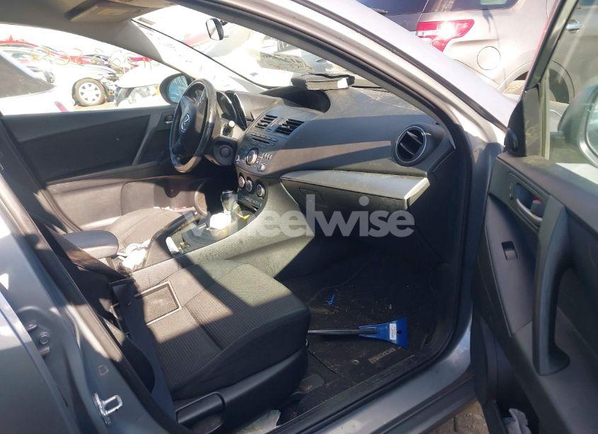 Photo 5 of 2013 Mazda Mazda3 I TOURING (VIN JM1BL1VP6D1787838)