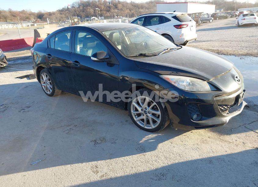 2013 Mazda Mazda3 S GRAND TOURING (VIN JM1BL1W52D1802560) main photo